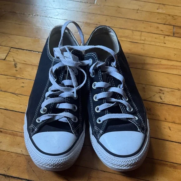 Converse Black and White Low Top Canvas Sneakers - Picture 1 of 3